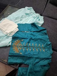 Elegant Teal Embroidered Kurta