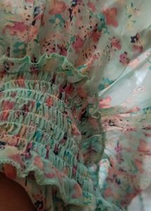 Beautiful Hulter Neck Flowered Print Top.