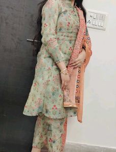 Floral Print Pant Kameez Set