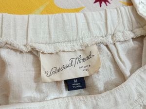 White Pretty Top For Women 🤍