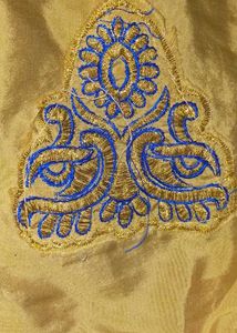 Elegant Embroidered Top + white jeans+ 🎁