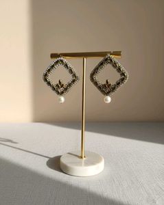 Elegant Pearl Drop Earrings