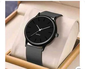 Stylish Black Dial Quartz Watch