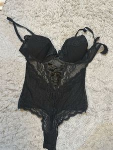 H&M Lace Bodysuit 🔥