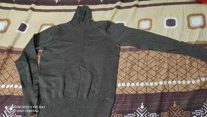 Brown Woman And Girl&#39;s Neck Top..