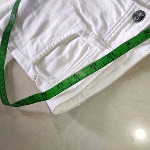 High-waisted White Jeans