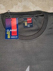 Stylish Grey Graphic Sweatshirt