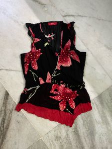 Y-O. Black Floral Top