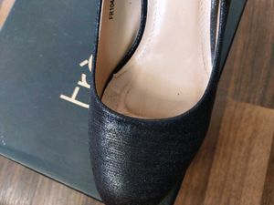 Black Heel Pumps From TRESMODE