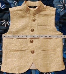 Like New Creamy Waistcoat For Boys Aged 7-8 Yrs