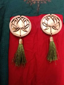 Elegant Green &amp; Red Ethnic Gown