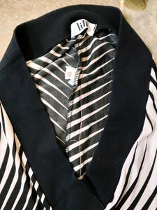 Abstract Print Top