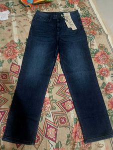 New 🥰 Straight feet Jeans ( Female )