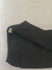 Black Strechable Skinny Trousers With Pockets