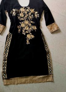 Embroidered Kurta Set