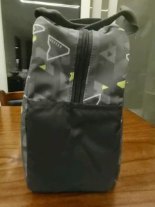 V-THREE Lunch Bag
