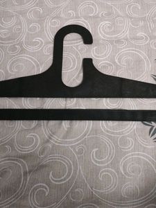 6 Pieces  Of Cloth Hanger Black