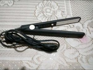 Hair Straightener - Black