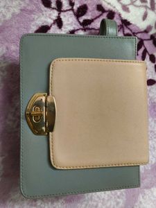 Sturdy Sling Bag