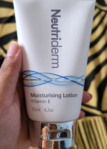 [Price Reduced] Neutriderm Moisturizing Lotion Vit
