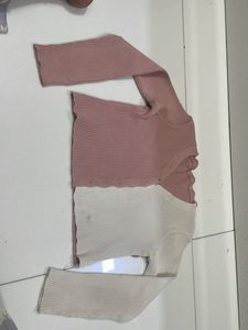 Cute Two-Tone Knit Top