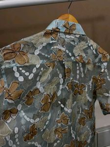 Floral applique Mesh shirt