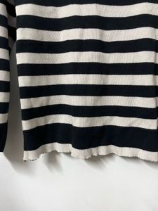 B&amp;W Striped Sweater Top