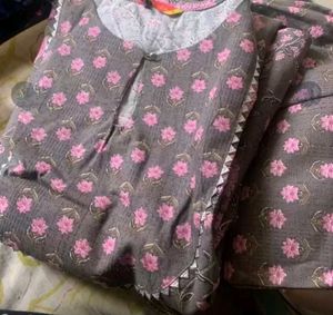 Vishudh Floral Printed Kurti Set For Women
