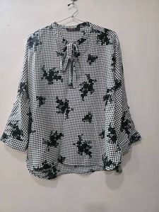 Chic Black & White Print Top