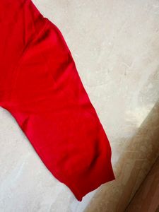 Red Pullover t-shirt