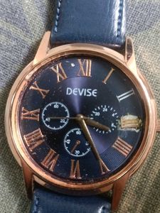 Elegant Leather Watch
