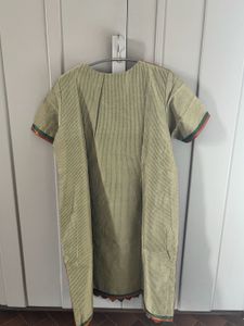 Elegant Women&#39;s Kurta