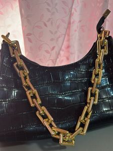 Chic Black Chain Shoulder Bag