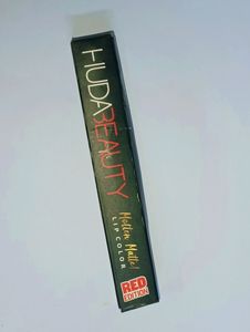 Huda Beauty Molten Matte Lip Colour 5 In 1 Lipstic