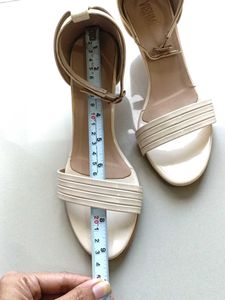 Stilettos/Kitten Heels (Cream Color/Beige/Off Whit