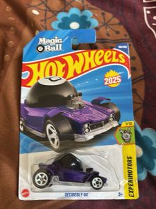 Hot Wheels Magic 8 Ball Decidedly Go Car
