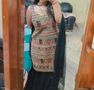 Embroidered Sleeveless Kurta Set