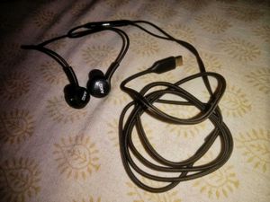 Brand New Samsung AKG Type-C Earphone Unused Total