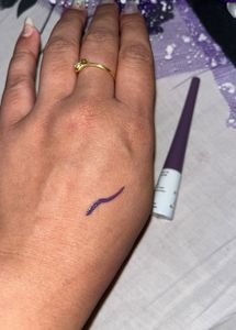 My Glamm Lavender Eyeliner
