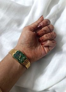 Elegant Gold Watch QUARTZ