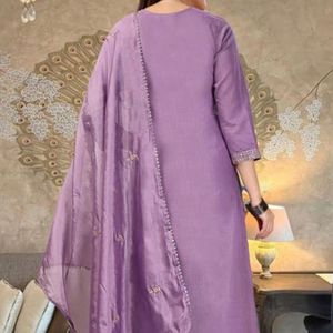 Embroidered Pakistani Kurta Set