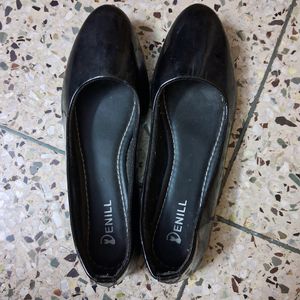 🩰🖤NEW BLACK BELLIES SHOES - USED ONCE.