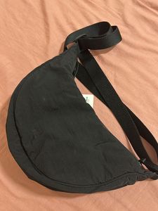 Uniqlo Half Moon Slingbag