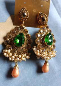 Earings And Mangtika