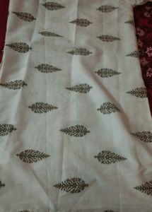 Xxl White Paisley embroidered Neck Printed Kurti