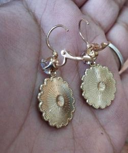 Women&#39;s Latest Fashionable Earrings