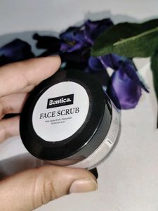 Bentica Face scrub