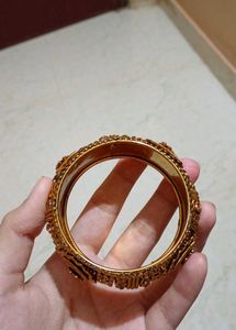 Elegant Gold-Tone Bangle Set
