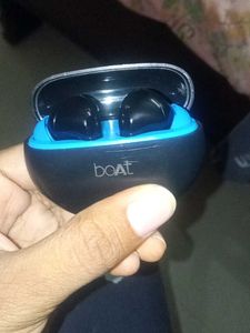 BOAT ear buds