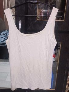 White Sando - Basic Staple